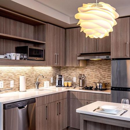 מלון Element Hampton Peninsula Town Center מראה חיצוני תמונה